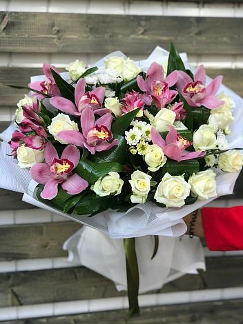 Букет цветов из: Розы и Хризантемы в Старой Вичуге