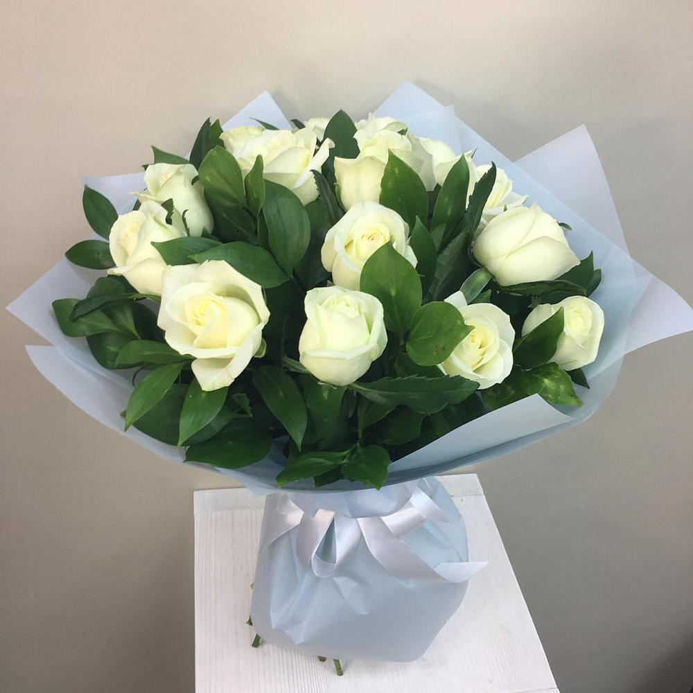 Букет 15 Белых роз Проуд в Старой Вичуге