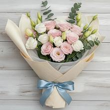 Букет цветов из:  Лизиантусы в Старой Вичуге