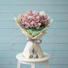 Букет цветов из:  Орхидеи и Розы в Старой Вичуге