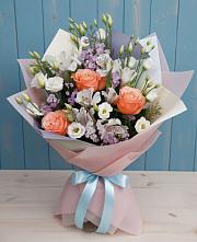 Букет цветов из:  Лизиантусы, Розы, Альстромерии и Гипсофила в Старой Вичуге