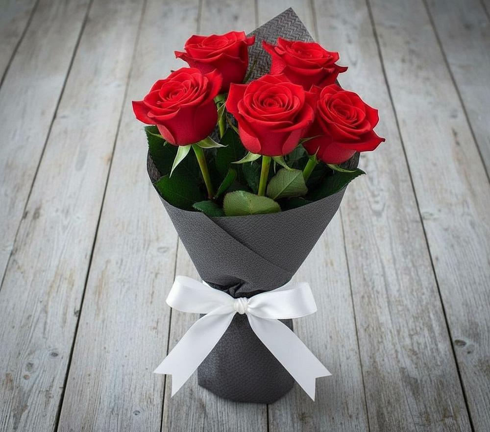 Букет 5 Красных роз Эдлесс Лав в Старой Вичуге