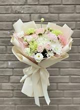 Букет цветов из:  Гвоздики, Розы, Лизиантусы и Хризантемы в Старой Вичуге