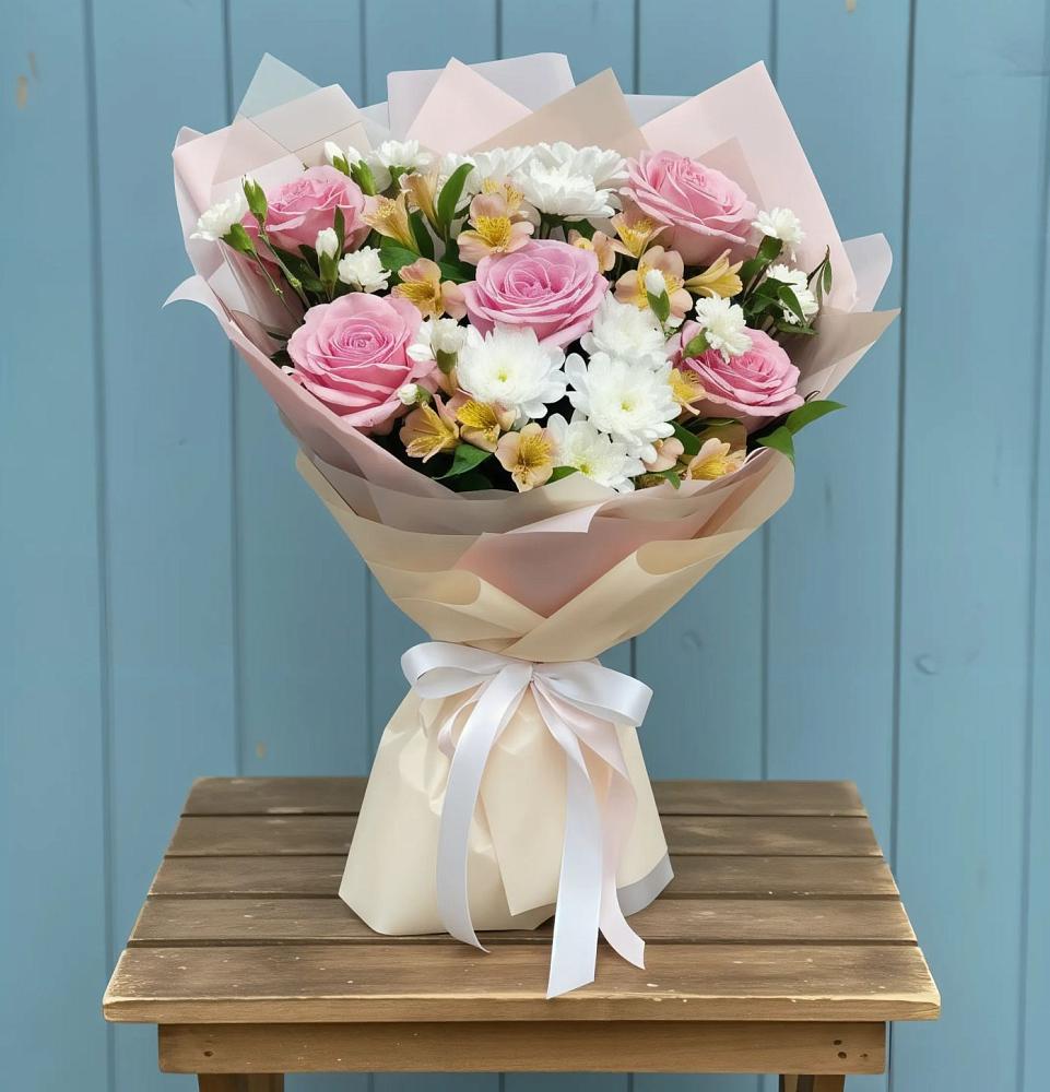 Букет цветов из: Гвоздики, Орхидеи и Розы в Старой Вичуге