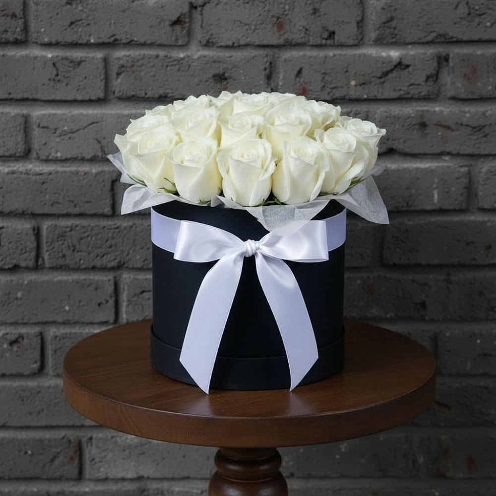 Цветочная композиция из Розы в шляпной коробке в Старой Вичуге