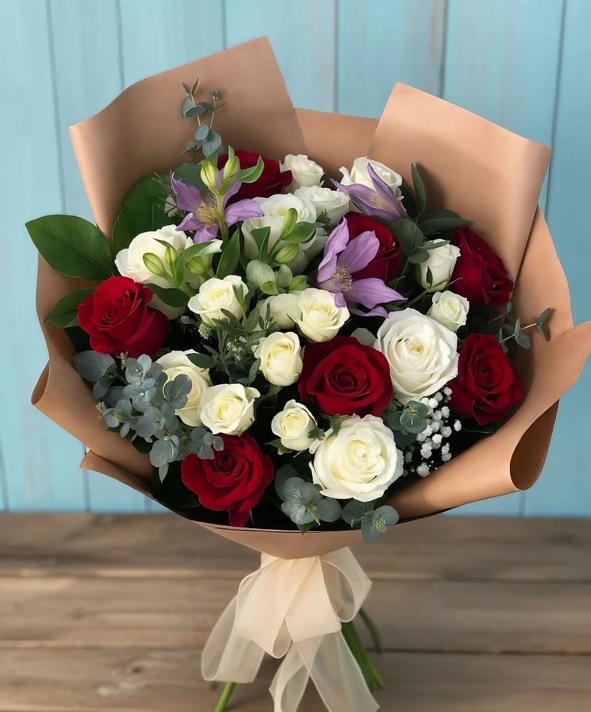 Букет цветов из: Розы и Альстромерии в Старой Вичуге