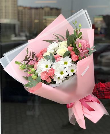 Букет цветов из: Розы, Лизиантусы и Хризантемы в Старой Вичуге