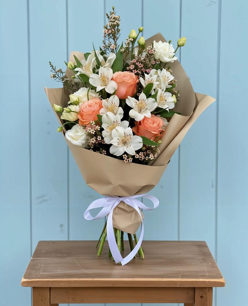 Букет цветов из: Альстромерии, Лизиантусы, Розы и Хризантемы в Старой Вичуге